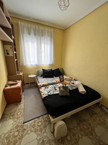 ולנסיה Gemuetliches Zimmer "Gold" Fuer 2 Personen Und Katzenliebhaber מראה חיצוני תמונה
